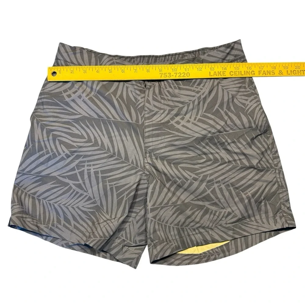 Peter Millar Crown Crafted Men's Navy Swim‎ Suit In Medium With Floral Design